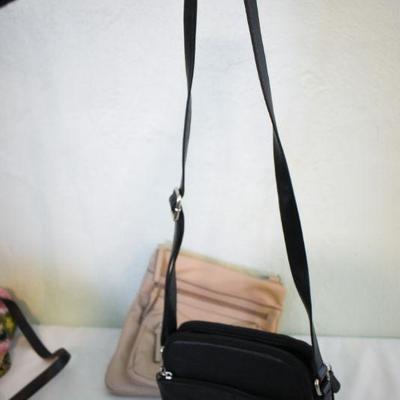 Lot G-127: Leather Purses