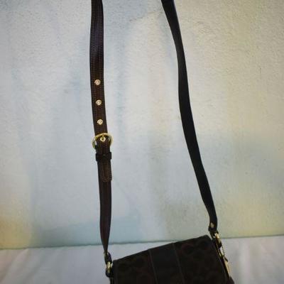 Lot G-128:  Coach