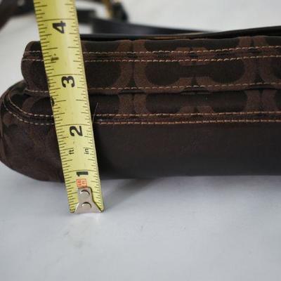 Lot G-128:  Coach