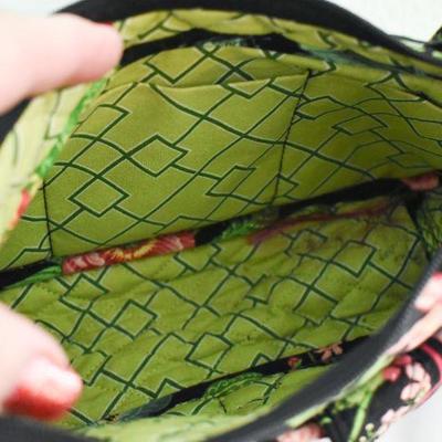 Lot G-131:  Vera Bradley Purse