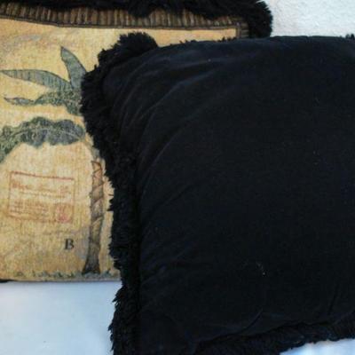 Lot G-135:  Throw Pillows