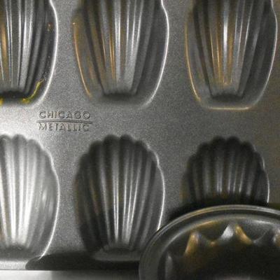 Lot G-138:  Baking Tins