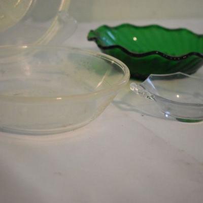 Lot G-142:  Glass Serveware