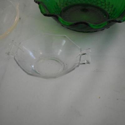 Lot G-142:  Glass Serveware