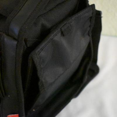 Lot G-149: Coleman Bag