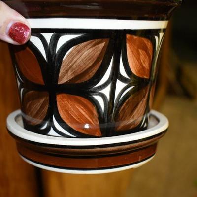 Lot B-52:  Flower Pot and More