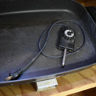 Lot B-64:  Electric Frying Pan
