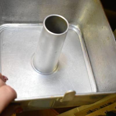 Lot B-73:  Baking Pans