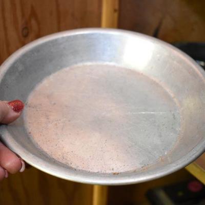 Lot B-73:  Baking Pans