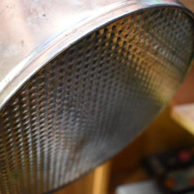 Lot B-73:  Baking Pans