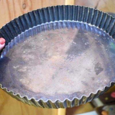 Lot B-73:  Baking Pans
