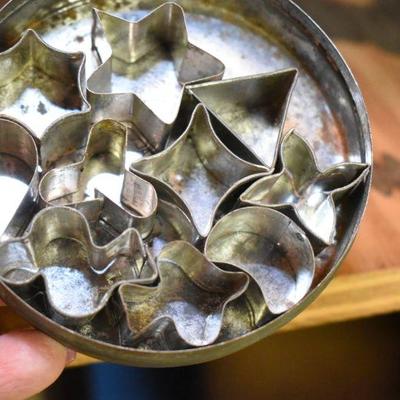 Lot B-77:  Vintage Jelly Cutters