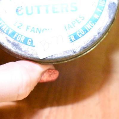 Lot B-77:  Vintage Jelly Cutters