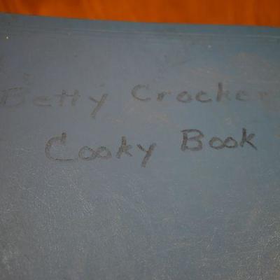 Lot B-78:  Vintage Cookie Press