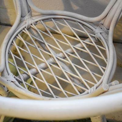 Lot B-100: White Wicker Table Base