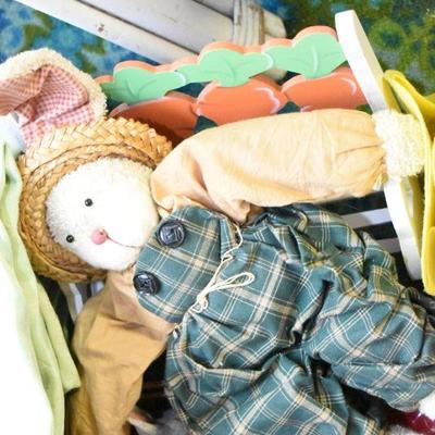 Lot B-101: Easter DÃ©cor