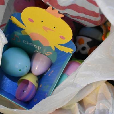 Lot B-101: Easter DÃ©cor