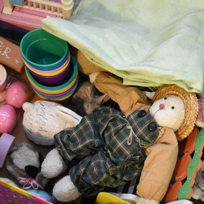 Lot B-101: Easter DÃ©cor