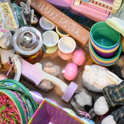 Lot B-101: Easter DÃ©cor