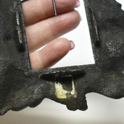 Lot J-13: Vintage Cast Iron Photo Frame