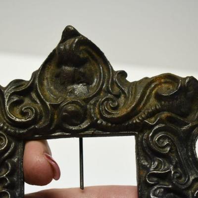 Lot J-13: Vintage Cast Iron Photo Frame