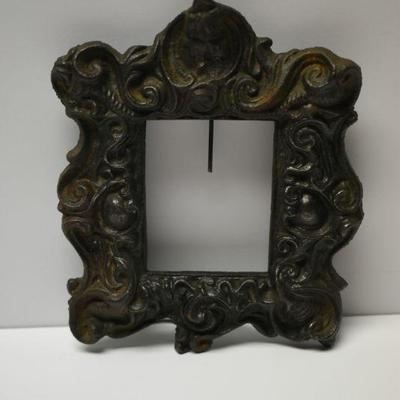 Lot J-13: Vintage Cast Iron Photo Frame