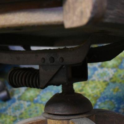Lot B-80: Vintage Oak Swivel Office Chair