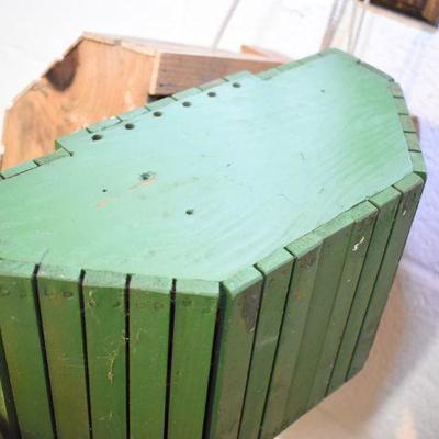 Lot B-103: Vintage and Handmade Minnow Boxes