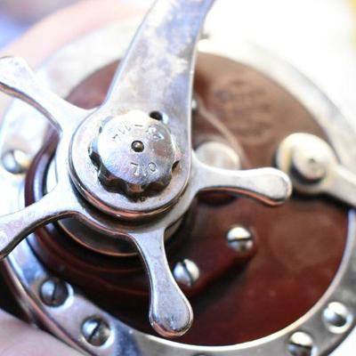 Lot B-112: Vintage Penn Senator 4/0 Special Reel