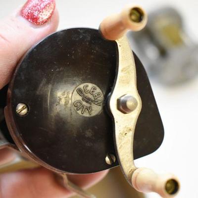 Lot B-115: Vintage Ocean City Reel in Box and Vintage Pflueger Supreme Reel