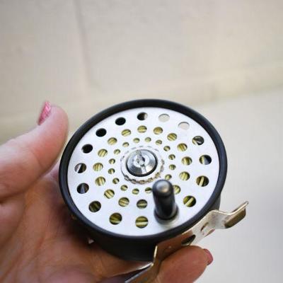 Lot B-116: Vintage Penn Beachmaster 160 Reel &  Martin Single Action Fly Reel