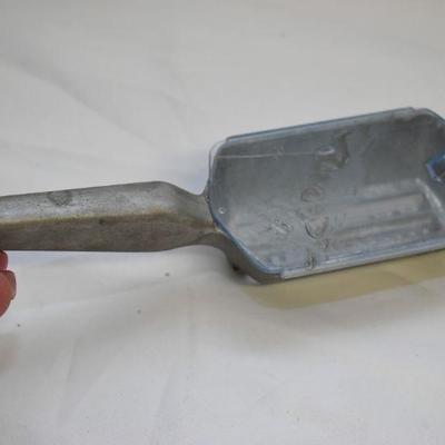 Lot B-119: Collection of New and Vintage Fishing