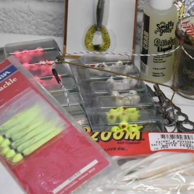 Lot B-119: Collection of New and Vintage Fishing