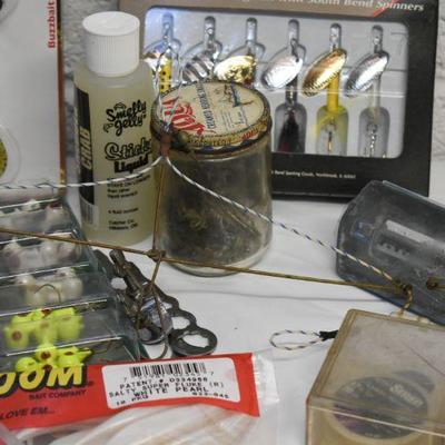 Lot B-119: Collection of New and Vintage Fishing