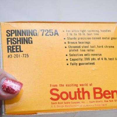 Lot B-136: Vintage South Bend Spinning/725 Fishing Reel