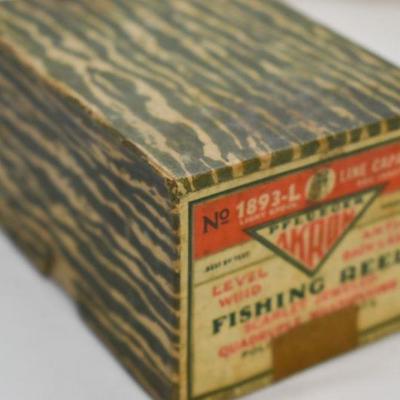 Lot B-138: Vintage Akron 1893-L Fishing Reel