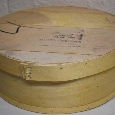 Lot B-140: Vintage Wisconsin Commercial Wooden Cheese Band Box 