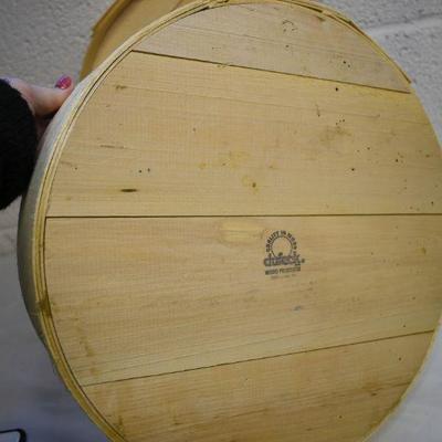 Lot B-140: Vintage Wisconsin Commercial Wooden Cheese Band Box 