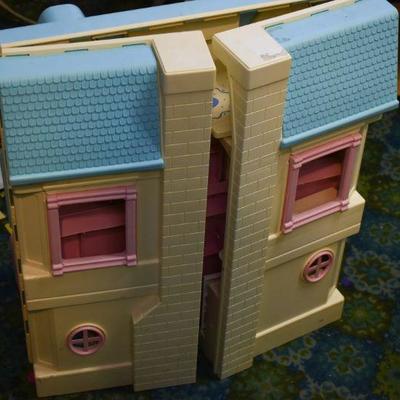 Lot B-143: Folding Fisher Price Doll House