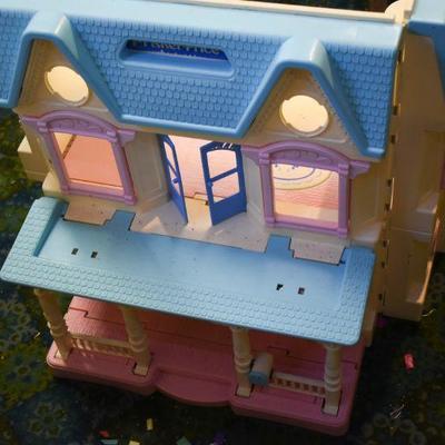 Lot B-143: Folding Fisher Price Doll House