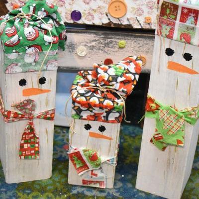 Lot B-147:  Christmas Decor