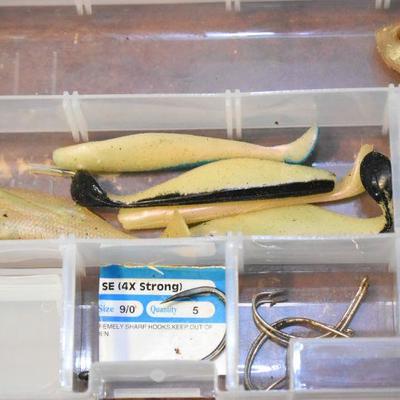 Lot B-148:  Fishing Accessories