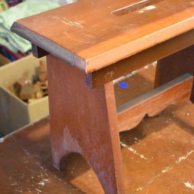 Lot B-150:  Wooden Bench