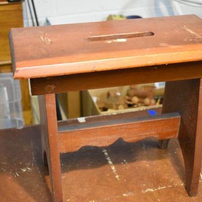 Lot B-150:  Wooden Bench