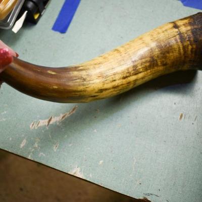 Lot B-154:  Faux Powder Horn