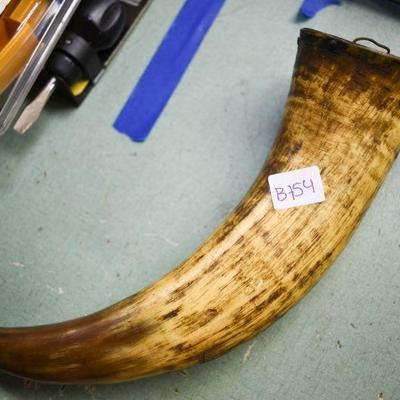 Lot B-154:  Faux Powder Horn
