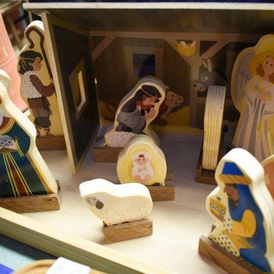 Lot B-155:  Nativity Set