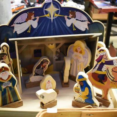 Lot B-155:  Nativity Set