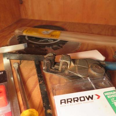 Lot B-193:  Tools