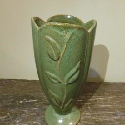 Weller Style Mantle Vase 11